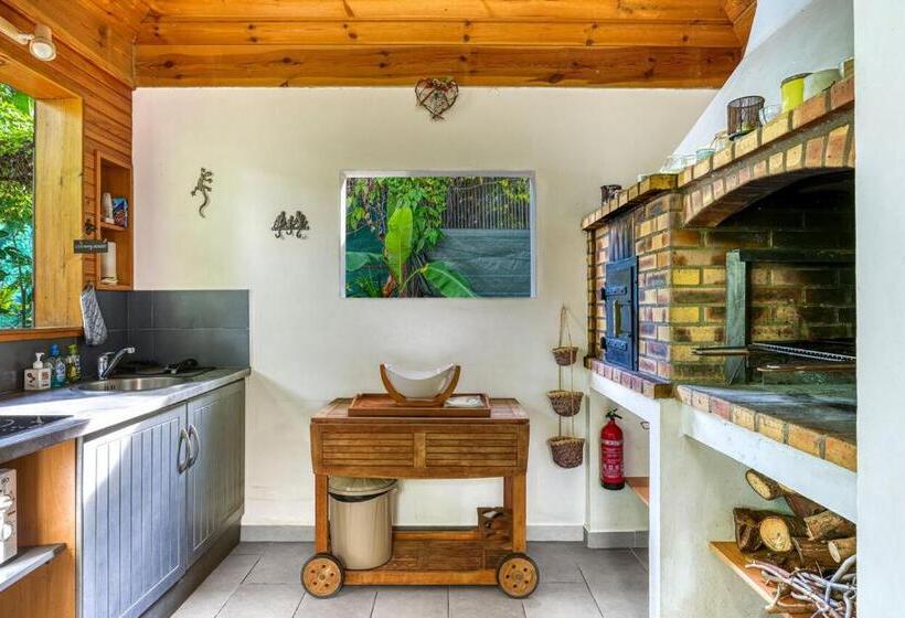 اتاق استاندارد با چشمانداز باغ, La Case O Zoizos