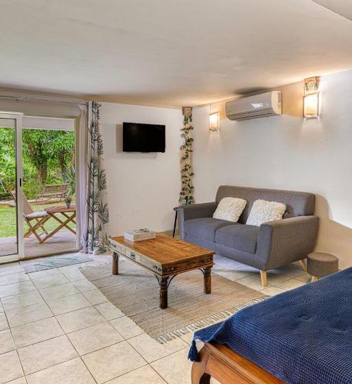 اتاق سوپریور خانوادگی, La Case O Zoizos