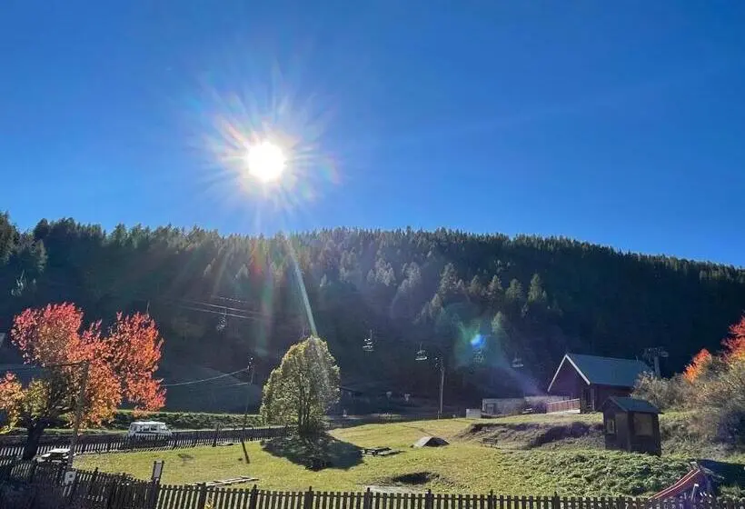 Standard Neljän Hengen Huone Parveke, Le Chalet