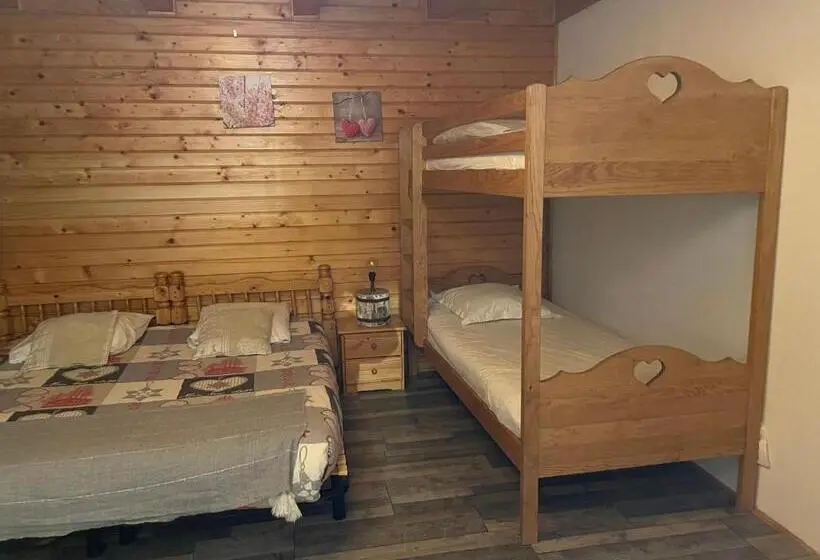Economy Quadruple Room, Le Chalet