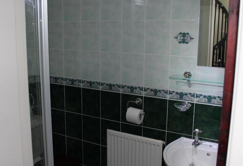 Standard room with outdoor bath, Loch Arklet House