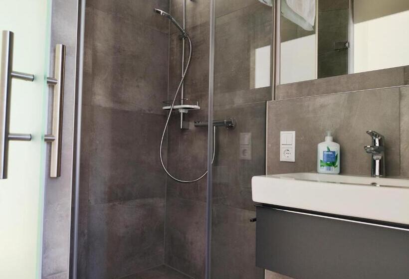 Apartamento 1 Quarto com Terraço, Modern Ausgebauter überseecontainer Als Tiny House