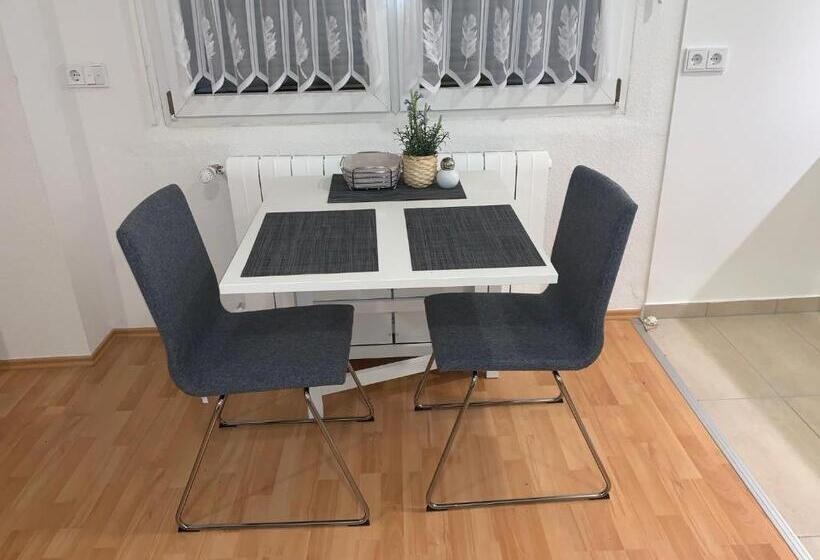 Апартаменты 1 Спальня Нижний Этаж, Appartement Höhscheid
