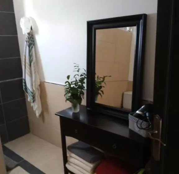 اتاق استاندارد, Home From Home 2