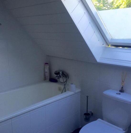 バス共有のスタンダードルーム, Sweet Home