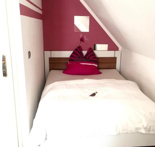 バス共有のスタンダードルーム, Sweet Home