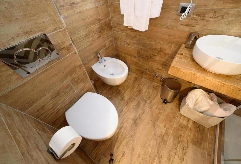 Quarto Estandar, Forese House