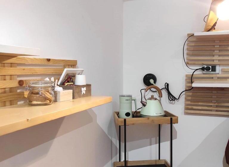 חדר משפחתי דלוקס, Forese House