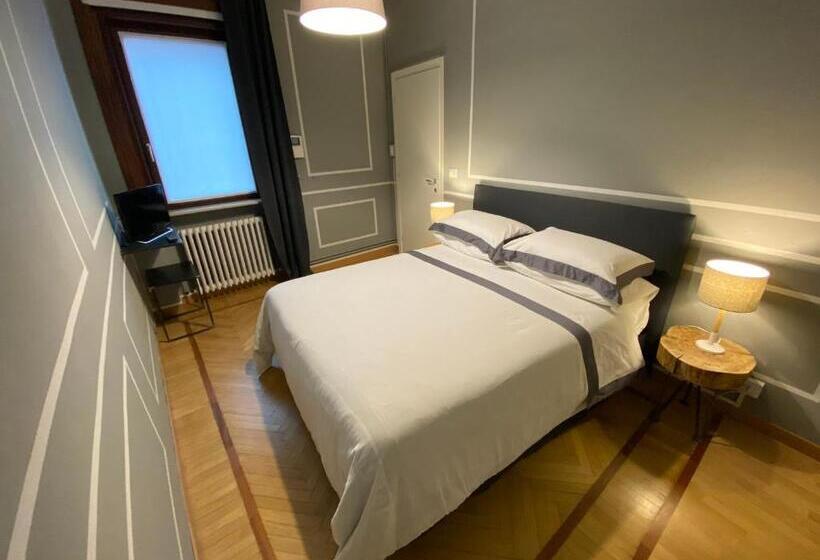 חדר סטנדרט, Momi