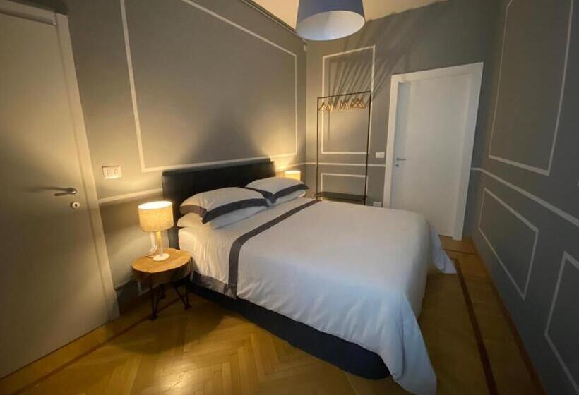 חדר סטנדרט, Momi