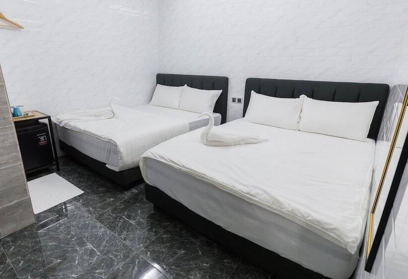 חדר דלוקס לארבעה, Lee Luxury Home, Usm Penang