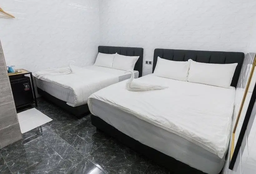 デラックスの４人部屋, Lee Luxury Home, Usm Penang