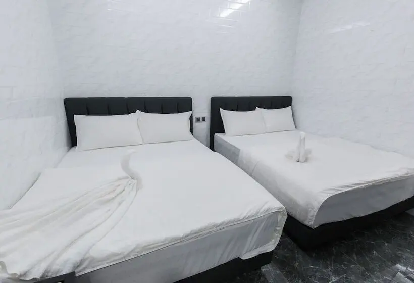 デラックスの４人部屋, Lee Luxury Home, Usm Penang
