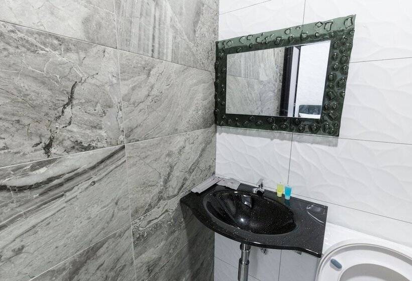 חדר דלוקס לארבעה, Lee Luxury Home, Usm Penang