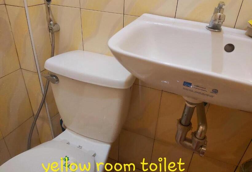 اتاق اکونومی, Ryj S Inn