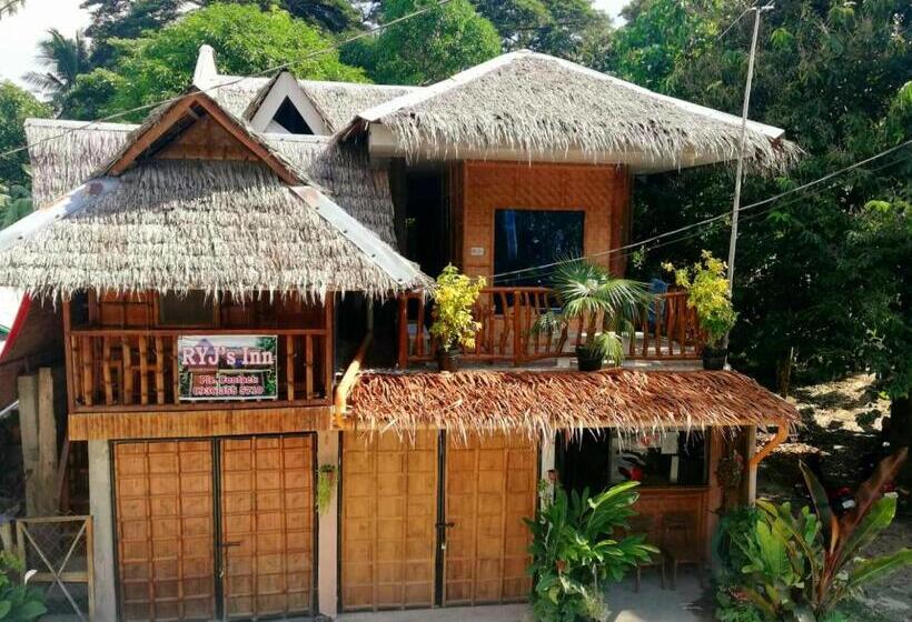 اتاق استاندارد با تراس, Ryj S Inn