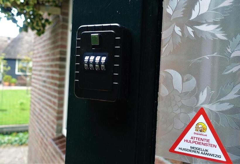 جناح مزود بتراس, De Aardigeyt