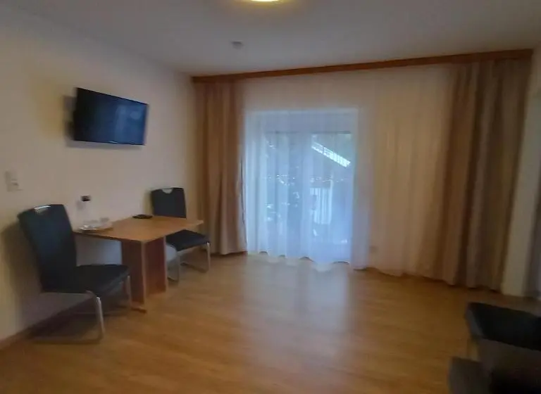 デラックスルーム, Pension Alpina
