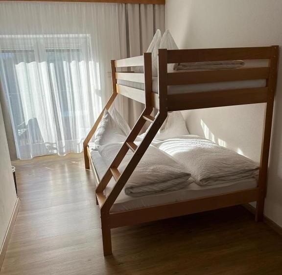 חדר קומפורט לשלושה, Pension Alpina