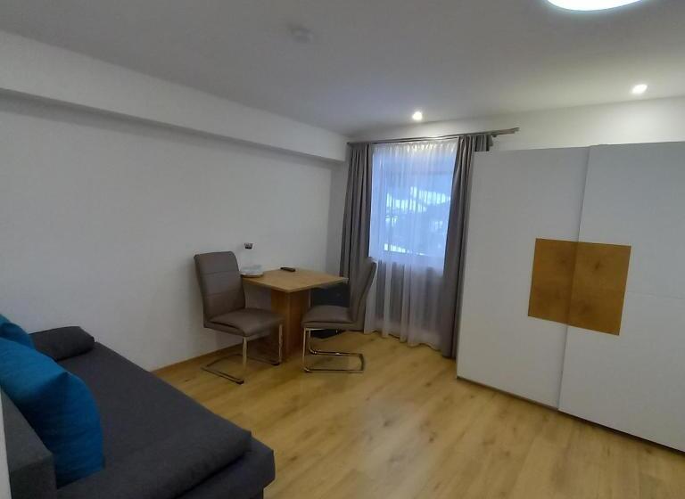 חדר קלאסי לשלושה, Pension Alpina