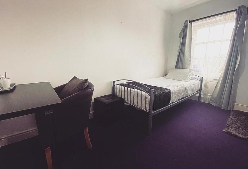 חדר סטנדרד יחיד חדר אמבטיה משותף, Kings Hotel Blackburn