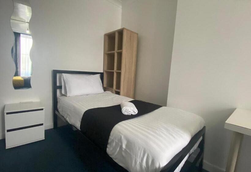 חדר סטנדרד יחיד חדר אמבטיה משותף, Kings Hotel Blackburn