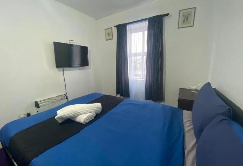 이코노미 룸 공용욕실, Kings Hotel Blackburn