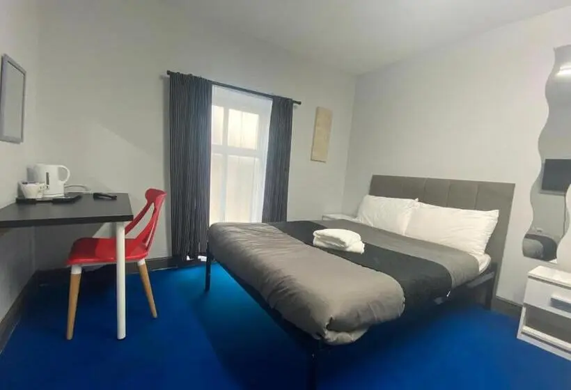浴室共有のエコノミールーム, Kings Hotel Blackburn