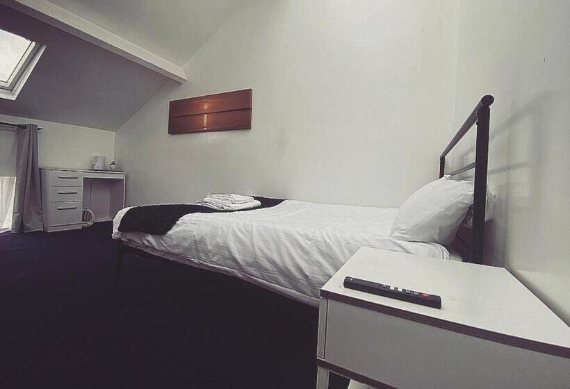 Номер Economy с общей ванной комнатой, Kings Hotel Blackburn