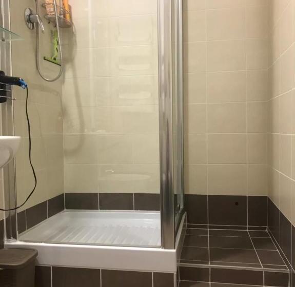 舒适三人间, Da Gianni E Bea