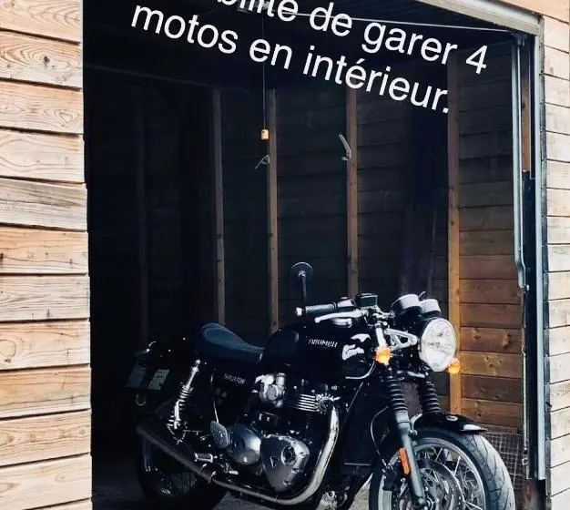 身障者適用スタンダードルーム, Les Chambres Atypiques De Nico Bush   Parking Sécurisé Vélos