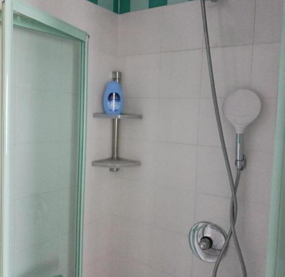 Студия Стандарт, B&b La Fenice Sul Lago