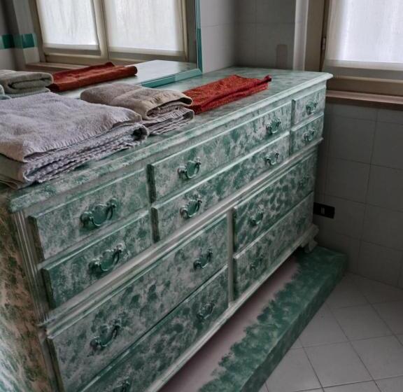 Студия Стандарт, B&b La Fenice Sul Lago