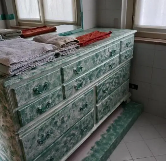 スタンダードスタジオ, B&b La Fenice Sul Lago