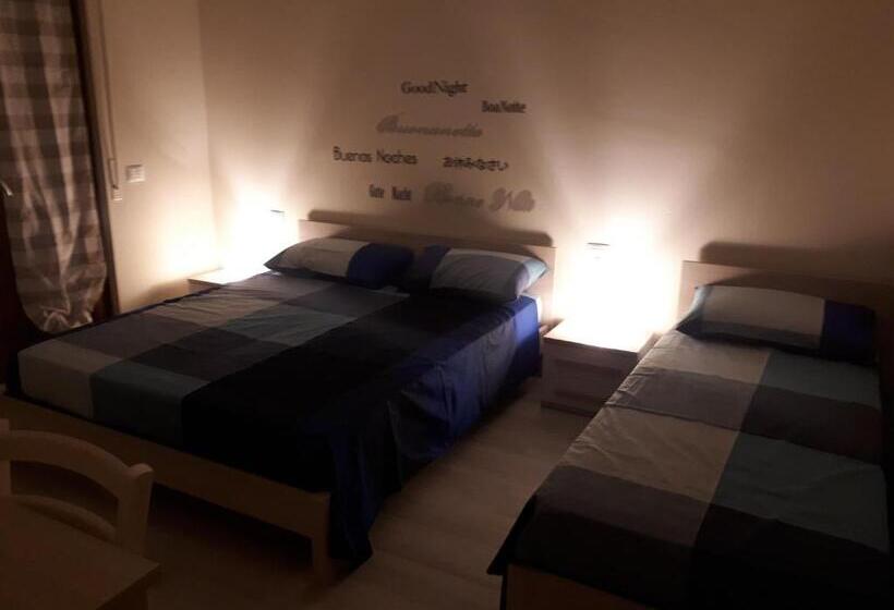 带阳台的三人标准间, B&b Le Civette