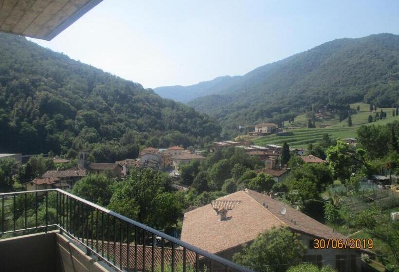 带阳台的三人标准间, B&b Le Civette