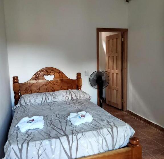 Номер Стандарт, Ciudad De Las Rocas