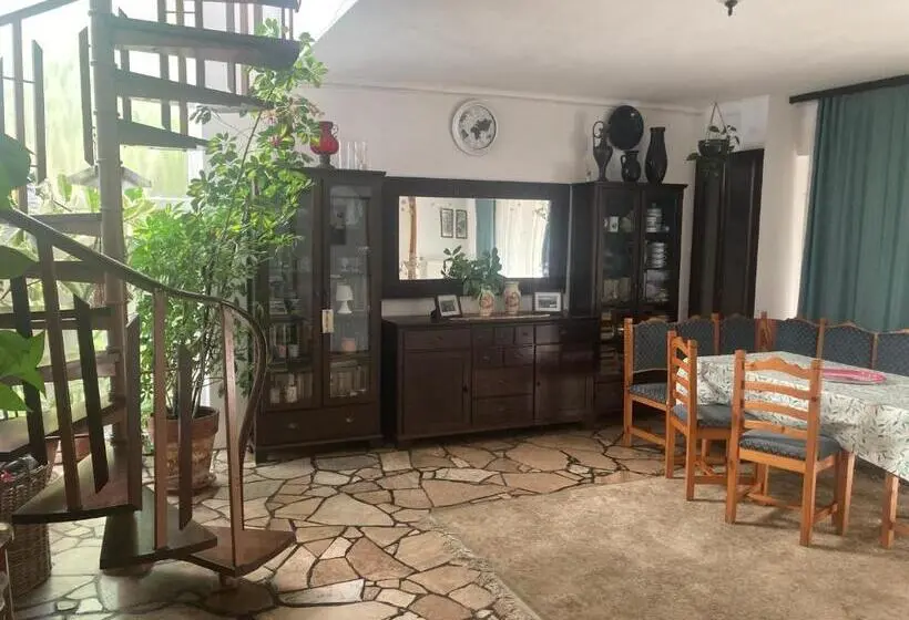 ファミリールーム, Apartman Donau Tát