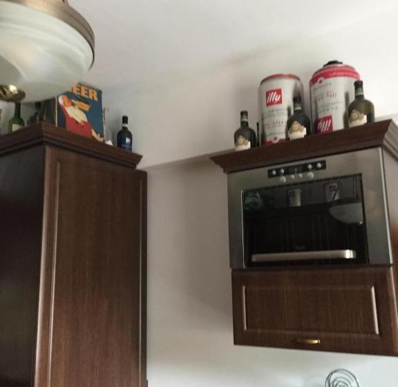 패밀리 룸, Apartman Donau Tát