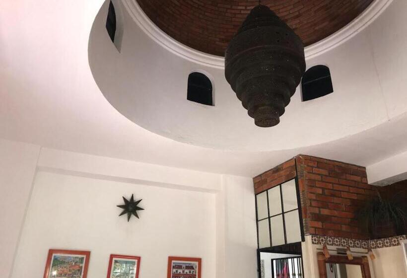 Люкс с Балконом, Casa Jardín Del Tuito