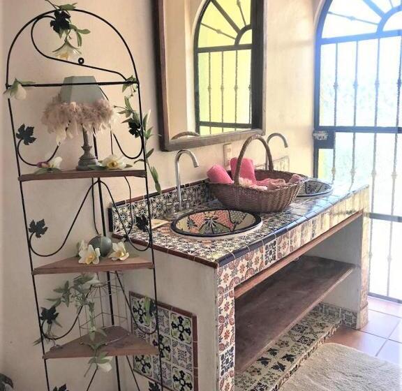 جناح سرير كينج, Casa Jardín Del Tuito