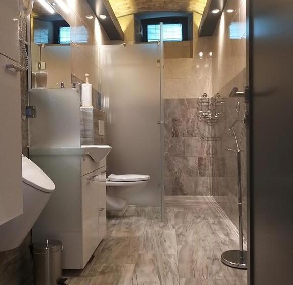 اتاق استاندارد سه نفره, Centralcityrooms