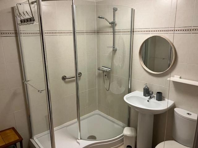 جناح عائلي, Sir Andrew Murray House