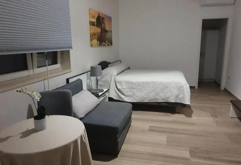 استودیو استاندارد با تراس, Residenza Carlucci
