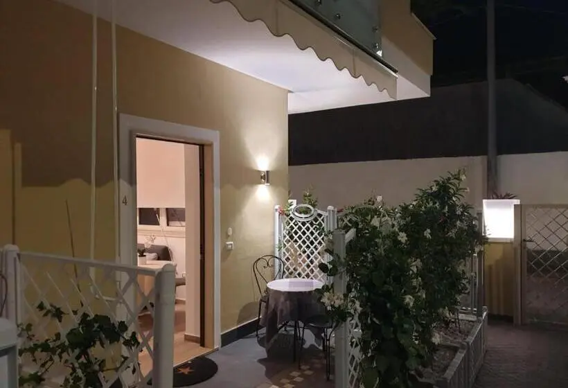 استودیو استاندارد با تراس, Residenza Carlucci