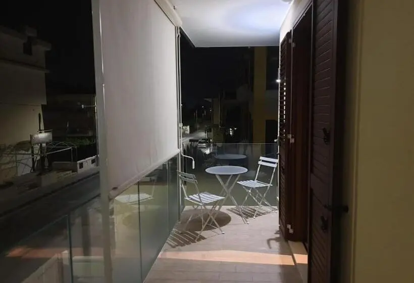 استودیوی استاندارد, Residenza Carlucci