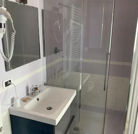 ベーシックトリプルルーム, Il Ruscello Rooms And Luxury Suite