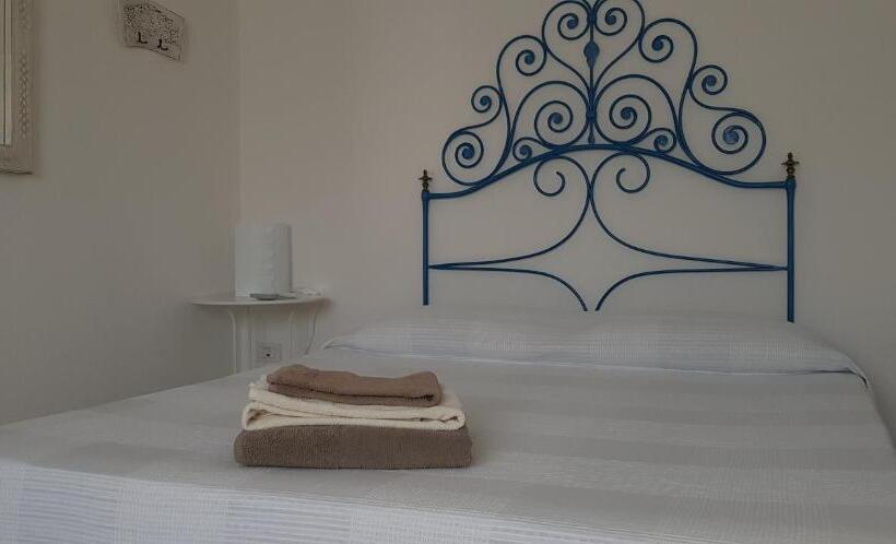 Standard room with outdoor bath, Le Pavoncelle Blu