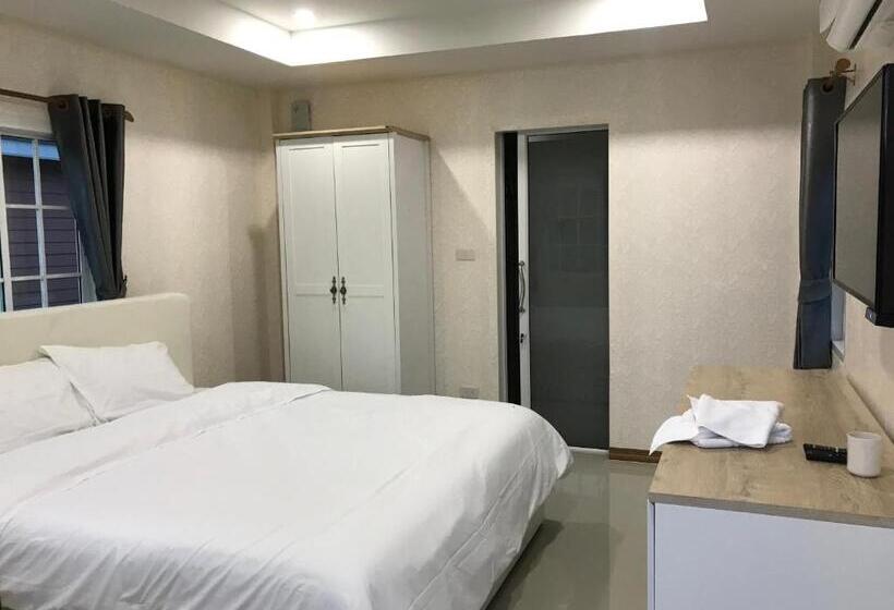 스탠다드 방갈로, Evie Mae Resort