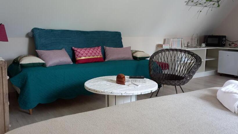 스위트 킹사이즈 침대, Aux Penates De Toni Beauval